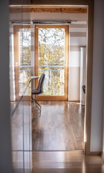 Moderne, Gemuetliche Dg-Wohnung In Ruhiger Lage Neunburg vorm Wald Eksteriør bilde