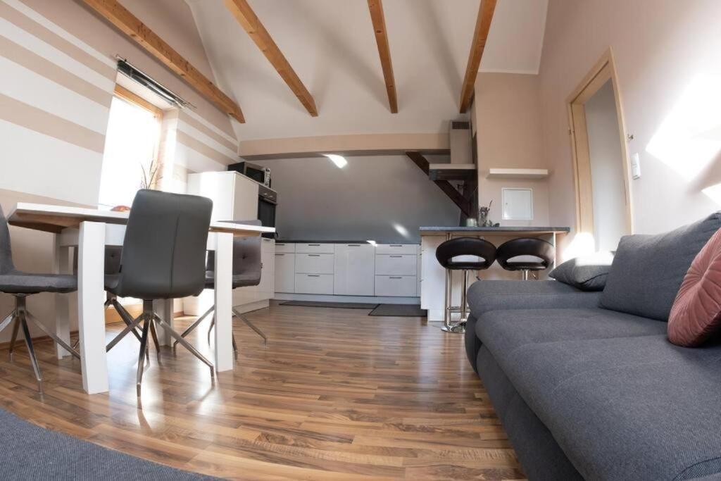 Moderne, Gemuetliche Dg-Wohnung In Ruhiger Lage Neunburg vorm Wald Eksteriør bilde